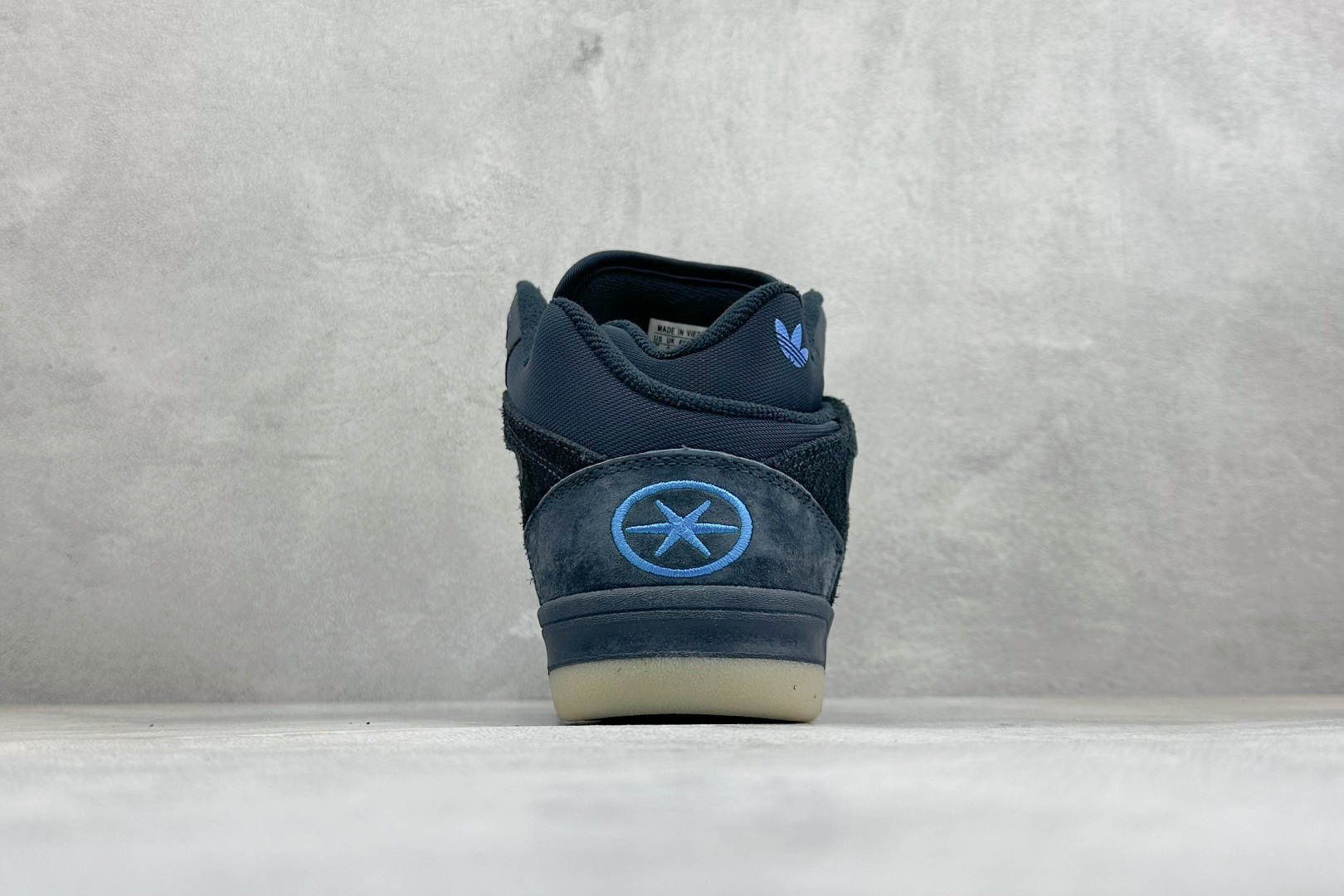 HZ版Adidas x Bad Bunny Badbo 1.0 阿迪达斯经典百搭篮球鞋 货号:JS3882 尺码:36 HZ版Adidas x Bad Bunny Badbo 1.0 阿迪达斯经典百搭篮球鞋 货号:JS3882 尺码:36