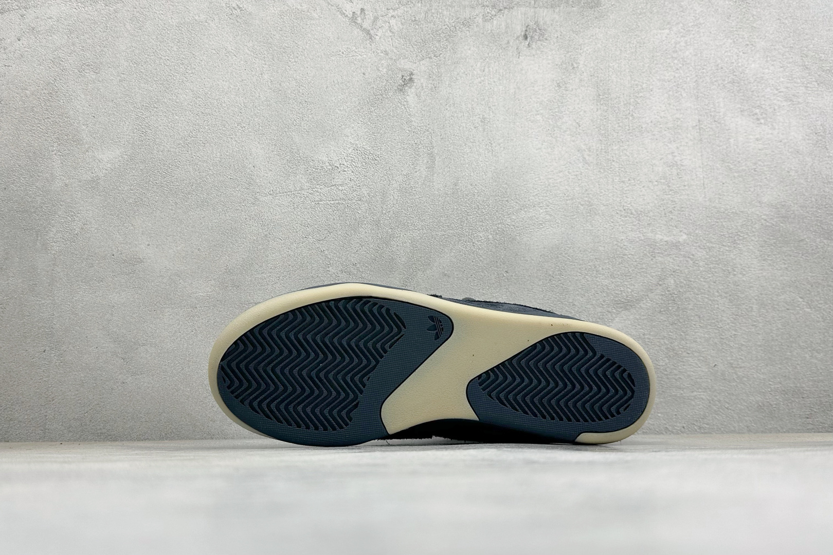 HZ版Adidas x Bad Bunny Badbo 1.0 阿迪达斯经典百搭篮球鞋 货号:JS3882 尺码:36 HZ版Adidas x Bad Bunny Badbo 1.0 阿迪达斯经典百搭篮球鞋 货号:JS3882 尺码:36