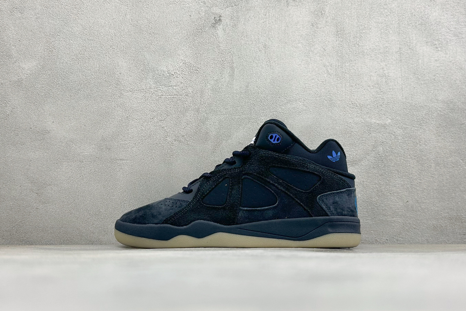 HZ版Adidas x Bad Bunny Badbo 1.0 阿迪达斯经典百搭篮球鞋 货号：JS3882 尺码：36 