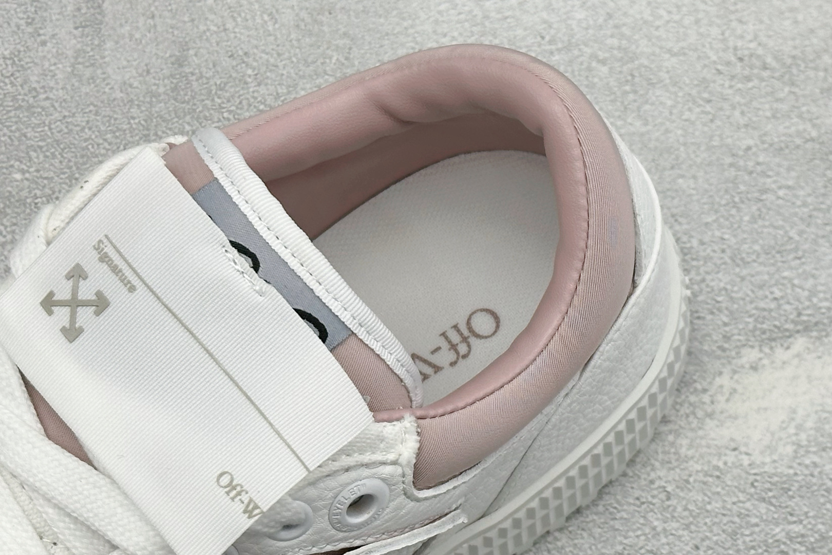 S版OFF- WHITE 3.0 Off Court 小牛皮 圆头系带低帮板鞋 原厂原档开发 外观很有设计感 个性独特 