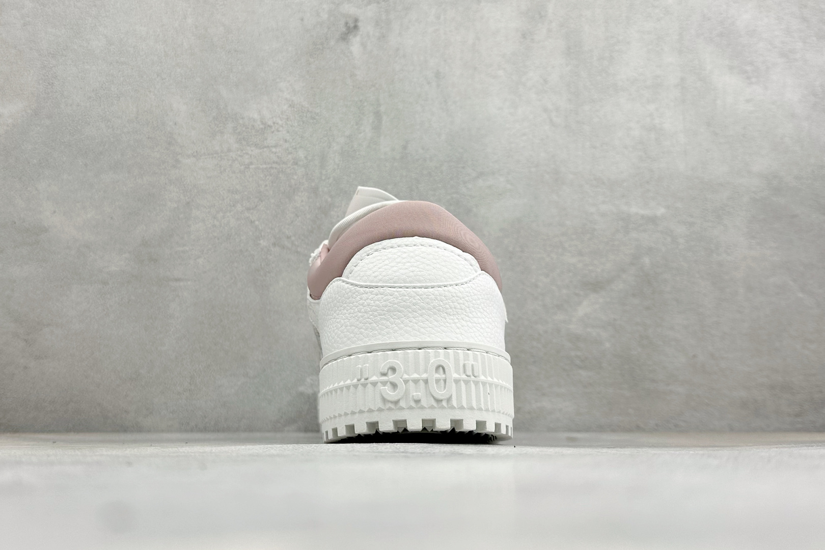 S版OFF- WHITE 3.0 Off Court 小牛皮 圆头系带低帮板鞋 原厂原档开发 外观很有设计感 个性独特 