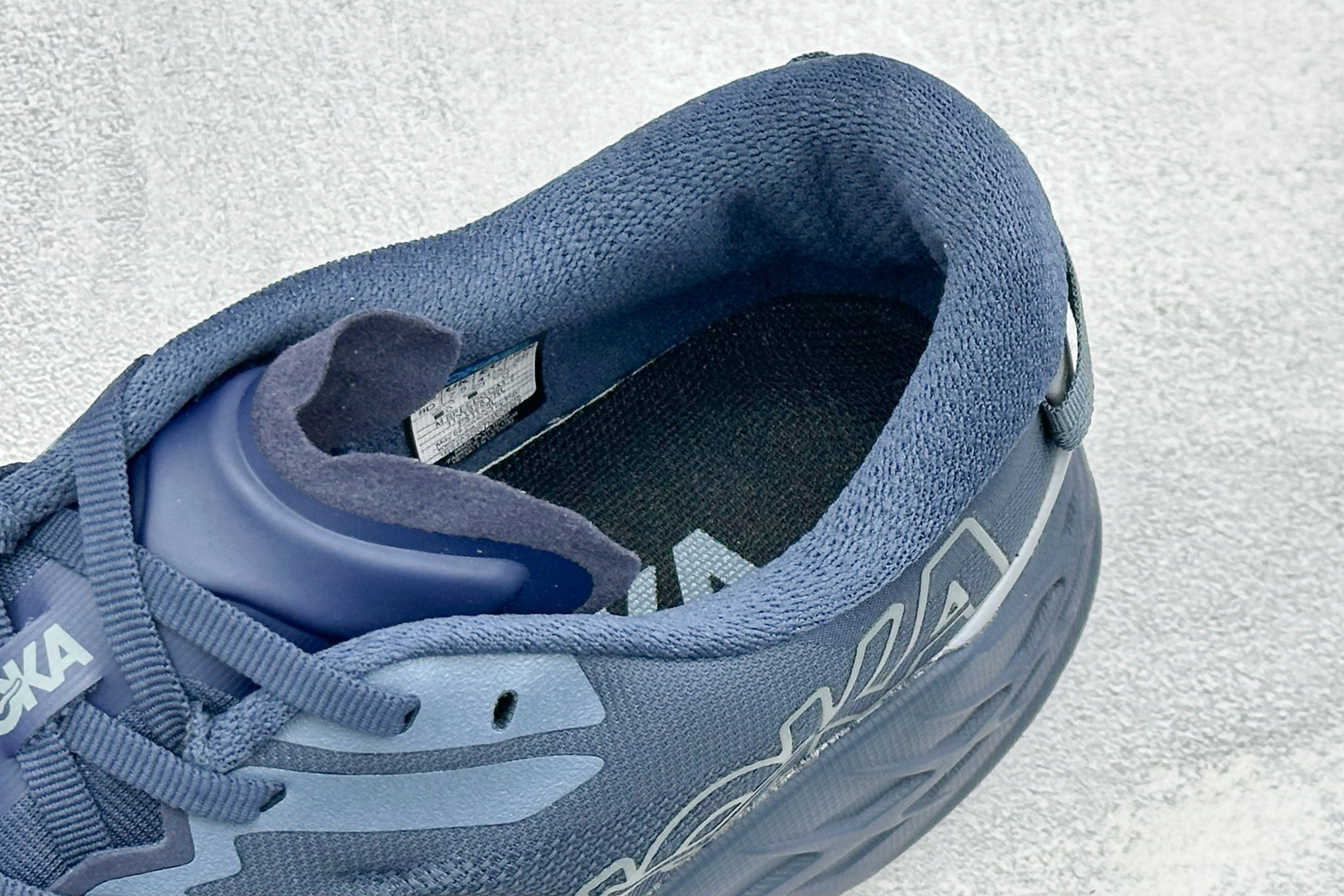HOKA ONE ONE SPEEDGOAT 7 舒适百搭越野跑鞋 J-FRAME™M结构拥有专利认证,避免防过度内 旋 HOKA ONE ONE SPEEDGOAT 7 舒适百搭越野跑鞋 J-FRAME™M结构拥有专利认证,避免防过度内 旋