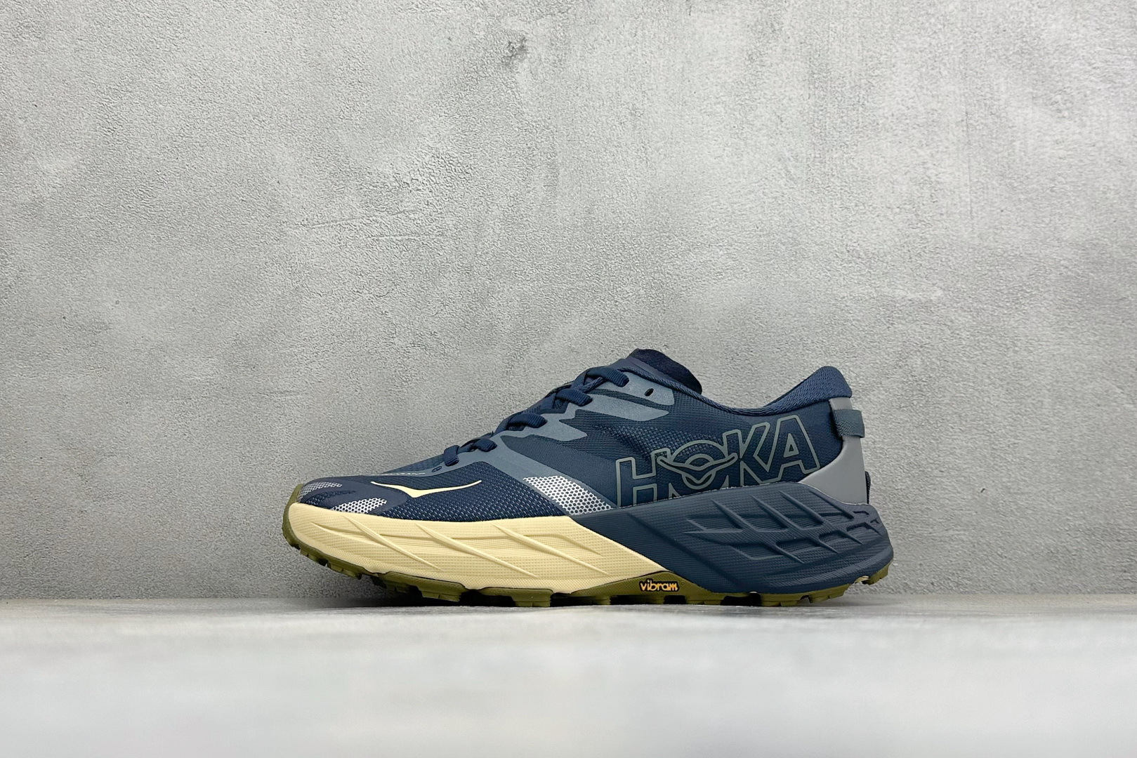 HOKA ONE ONE SPEEDGOAT 7 舒适百搭越野跑鞋 J-FRAME™M结构拥有专利认证，避免防过度内 旋