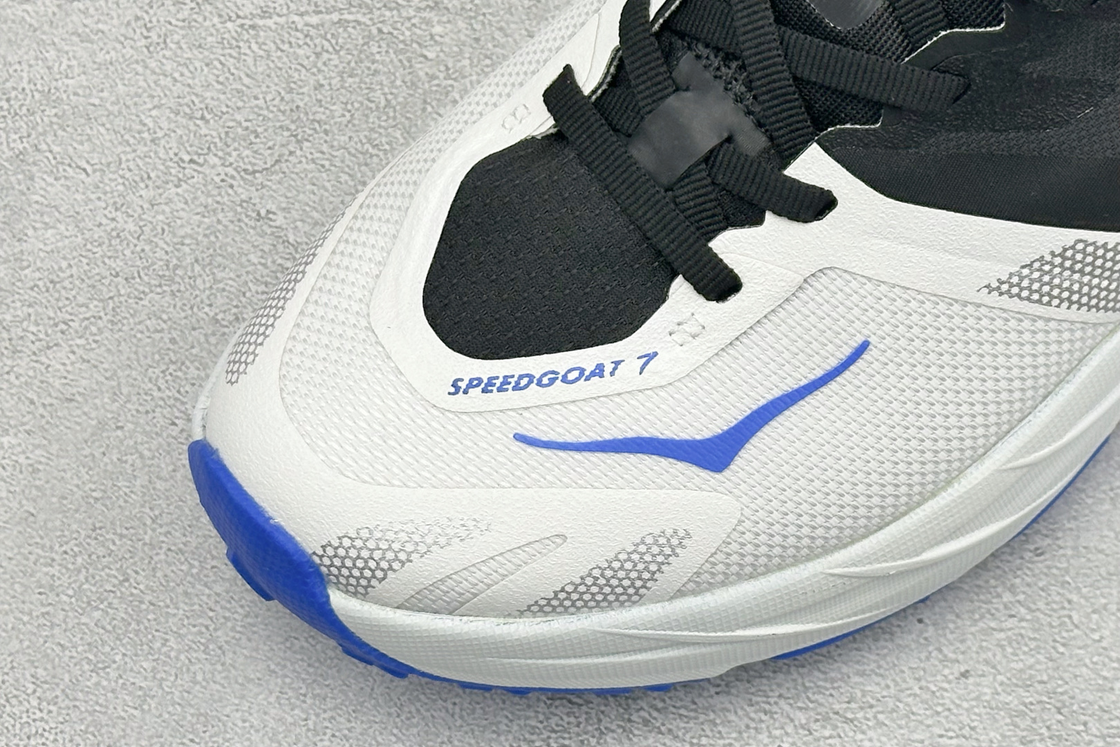 HOKA ONE ONE SPEEDGOAT 7 舒适百搭越野跑鞋 J-FRAME™M结构拥有专利认证,避免防过度内 旋 HOKA ONE ONE SPEEDGOAT 7 舒适百搭越野跑鞋 J-FRAME™M结构拥有专利认证,避免防过度内 旋