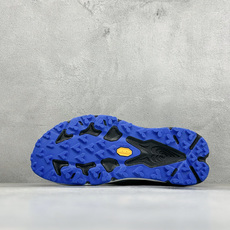 HOKA ONE ONE SPEEDGOAT 7 舒适百搭越野跑鞋 J-FRAME™M结构拥有专利认证,避免防过度内 旋 HOKA ONE ONE SPEEDGOAT 7 舒适百搭越野跑鞋 J-FRAME™M结构拥有专利认证,避免防过度内 旋