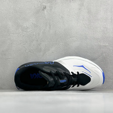 HOKA ONE ONE SPEEDGOAT 7 舒适百搭越野跑鞋 J-FRAME™M结构拥有专利认证,避免防过度内 旋 HOKA ONE ONE SPEEDGOAT 7 舒适百搭越野跑鞋 J-FRAME™M结构拥有专利认证,避免防过度内 旋