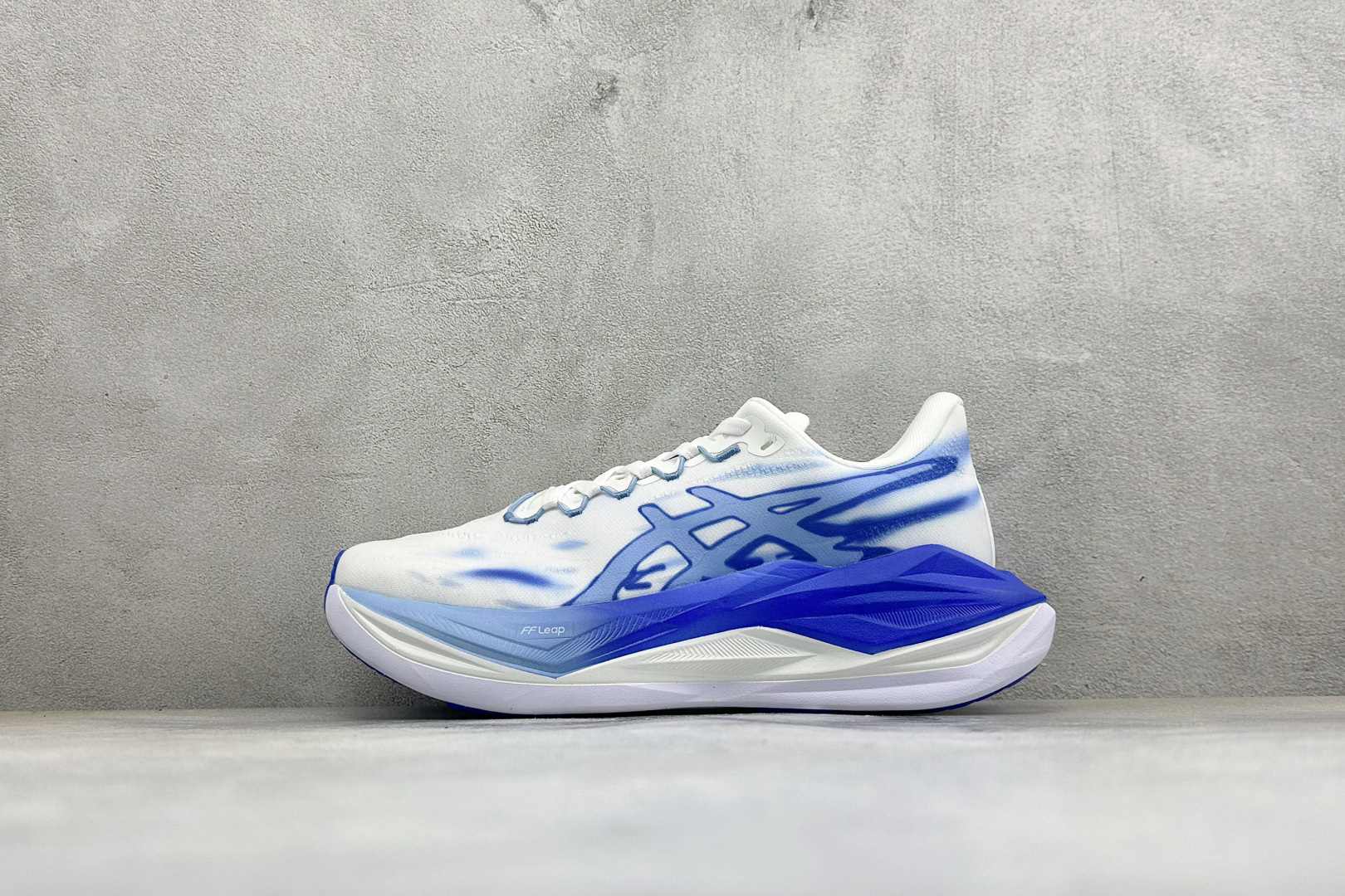 Asics SuperBlast 3 轻量回弹舒适透气支撑跑步鞋 亚瑟士Superblast 3是一双无碳板全能超级训练