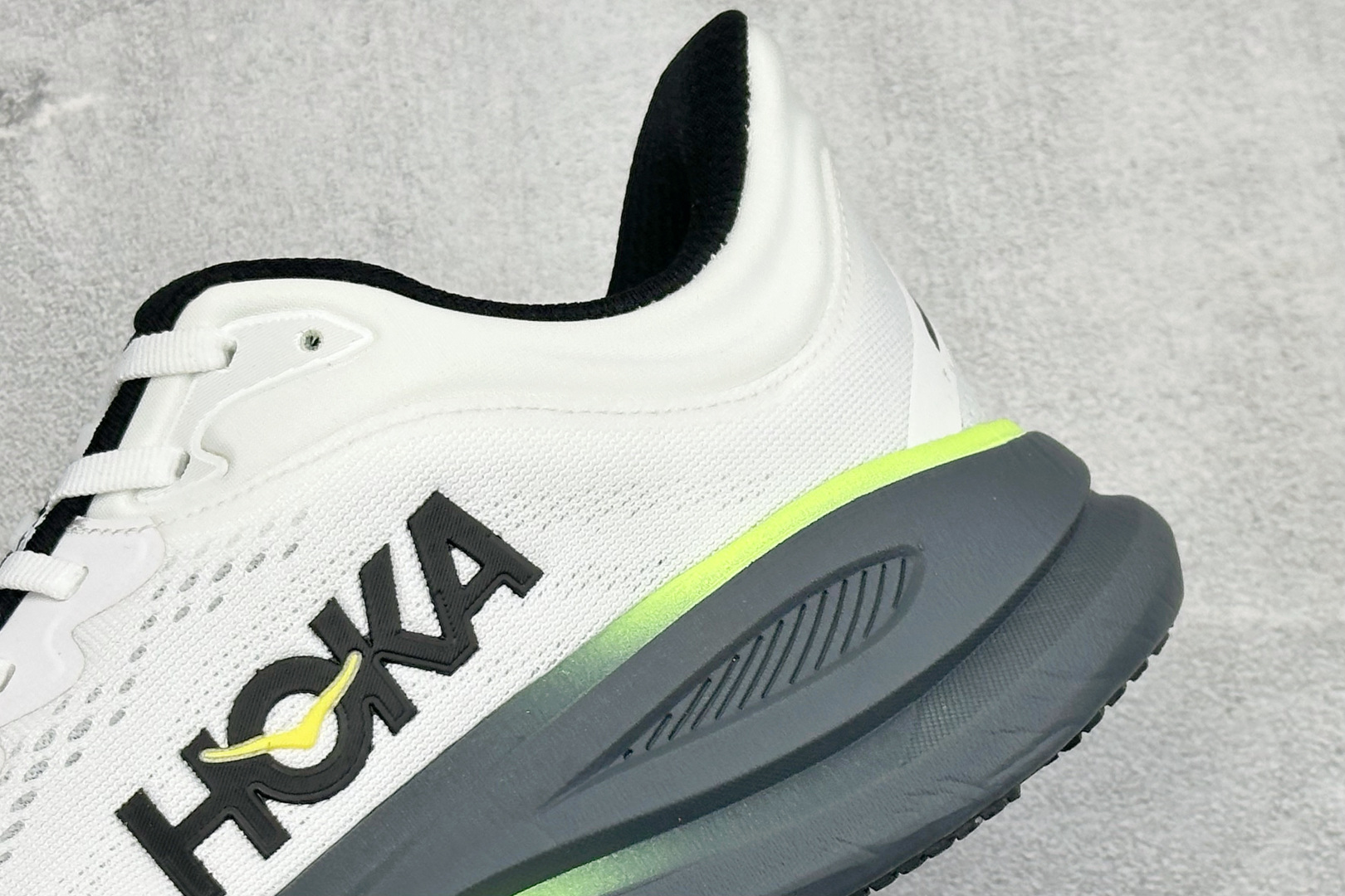 HOKA ONE ONE Bondi 9 复古舒适防滑耐磨低帮山地户外跑步鞋 货号: -WTCT 尺码: 40-45 