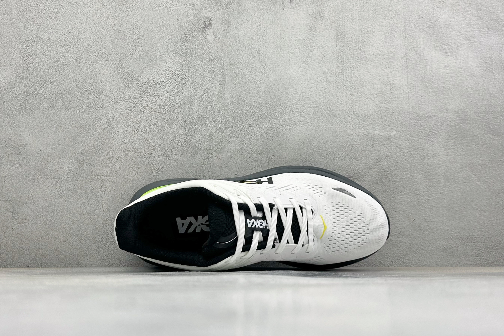 HOKA ONE ONE Bondi 9 复古舒适防滑耐磨低帮山地户外跑步鞋 货号: -WTCT 尺码: 40-45 