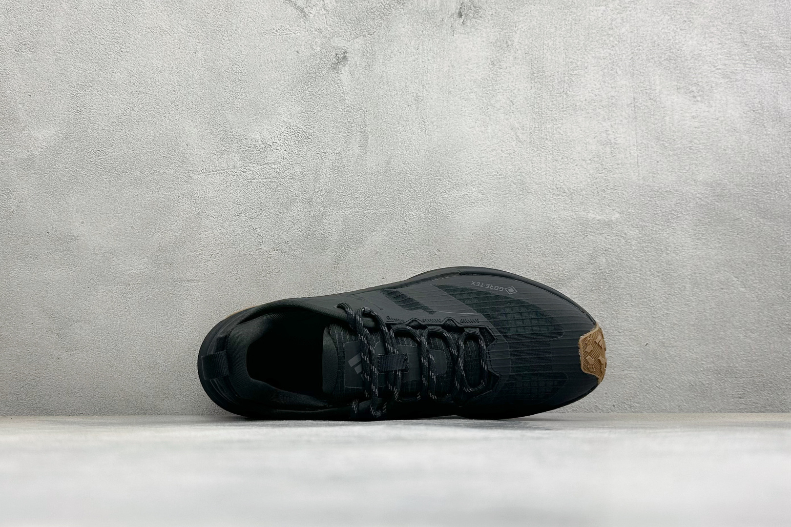Adidas Terrex Freehiker 3 Low GTX 阿迪达斯透气缓震休闲生活鞋 货号：HQ9292 尺码