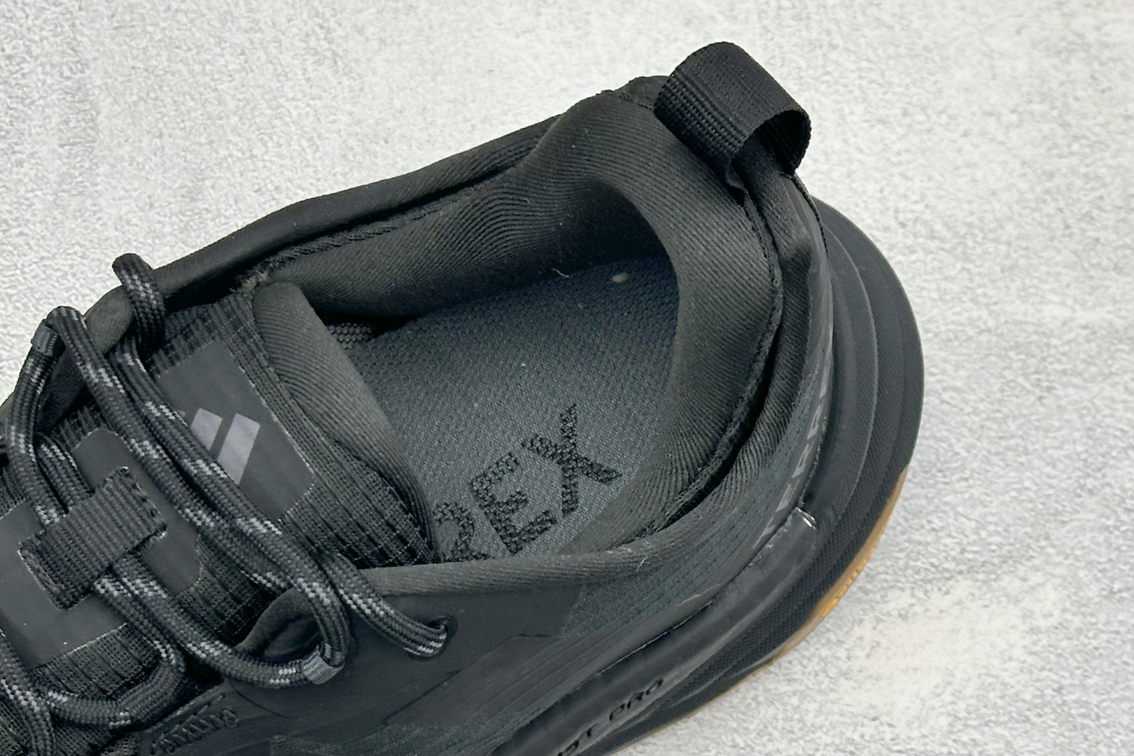 Adidas Terrex Freehiker 3 Low GTX 阿迪达斯透气缓震休闲生活鞋 货号：HQ9292 尺码