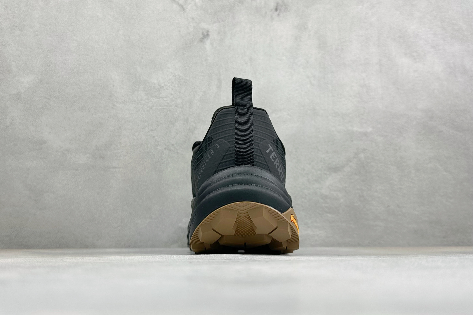 Adidas Terrex Freehiker 3 Low GTX 阿迪达斯透气缓震休闲生活鞋 货号：HQ9292 尺码