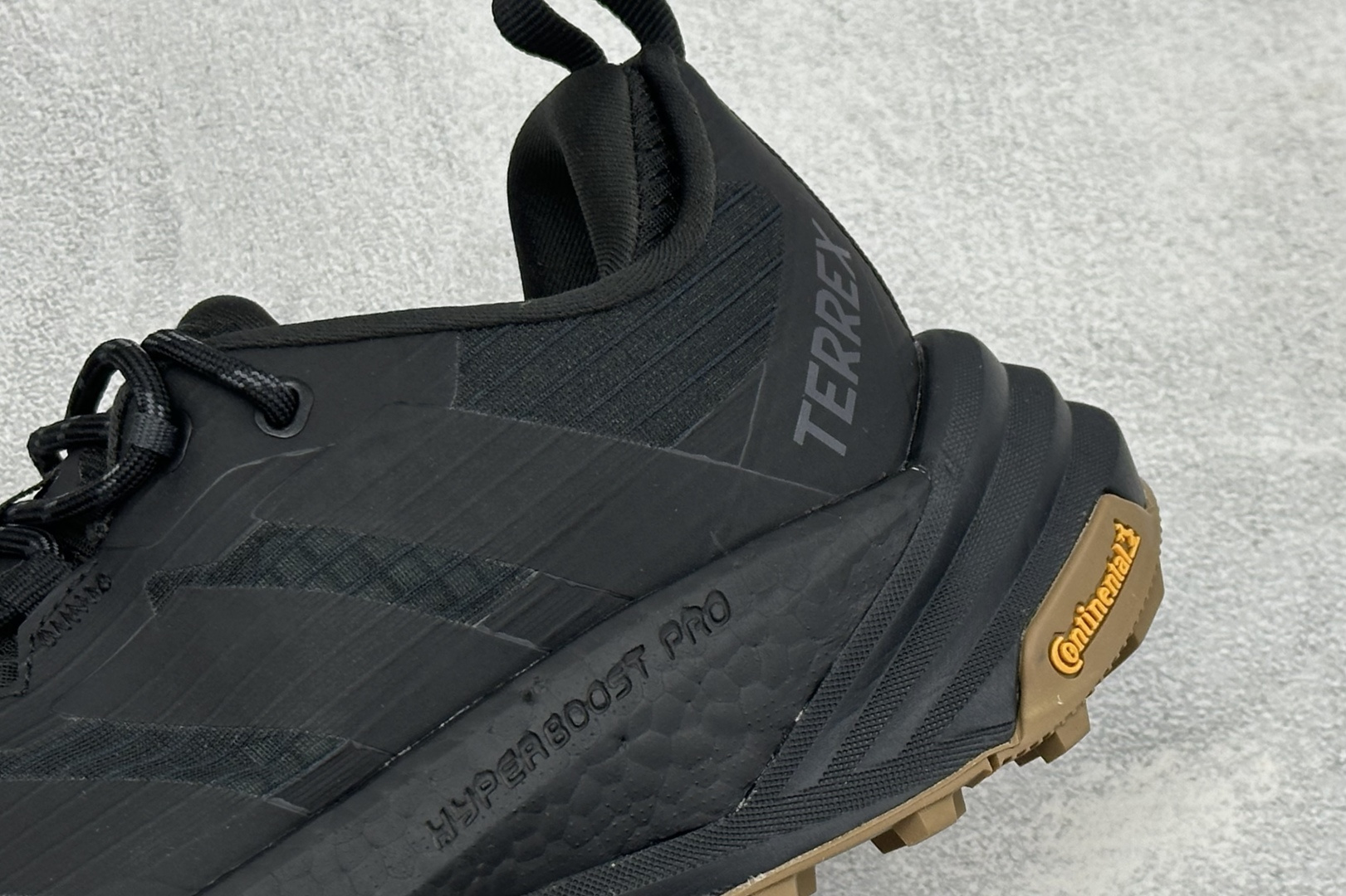 Adidas Terrex Freehiker 3 Low GTX 阿迪达斯透气缓震休闲生活鞋 货号：HQ9292 尺码