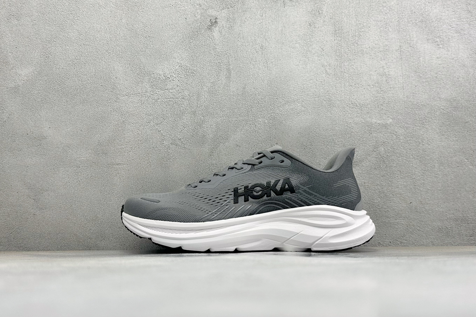 Hoka One One Clifton 11 克里夫顿系列 轻盈透气的针织网面跑鞋 货号：-GCTC 尺码：36-45