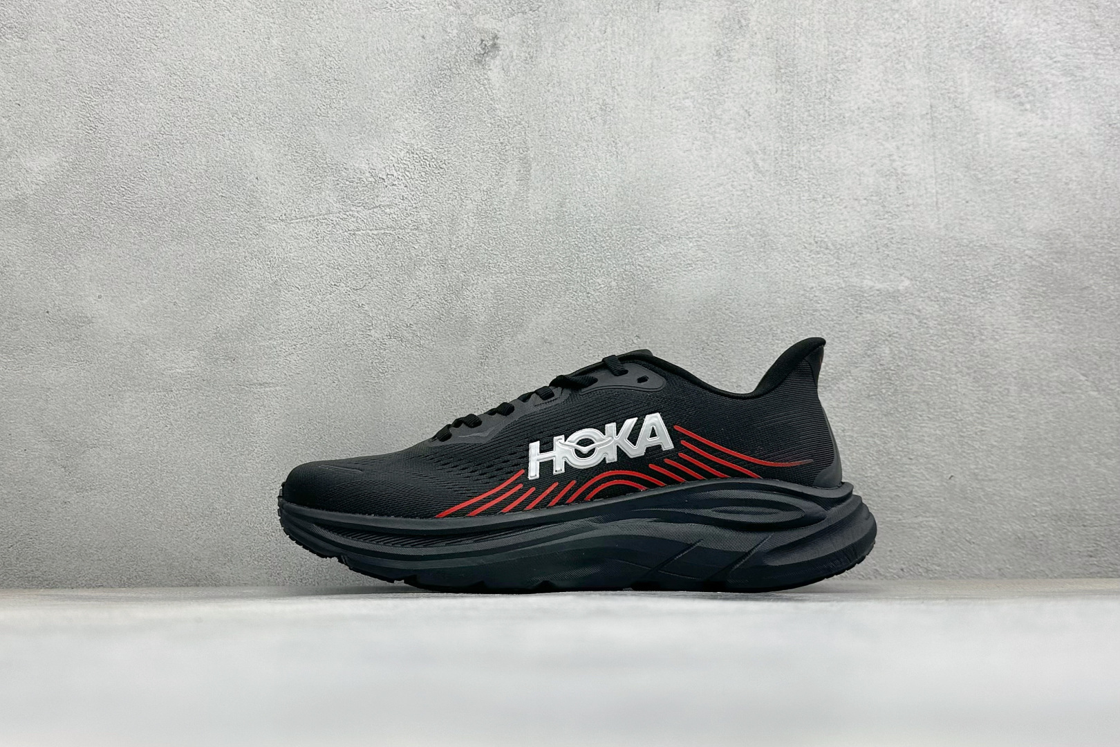 Hoka One One Clifton 11 克里夫顿系列 轻盈透气的针织网面跑鞋 货号：-BLCKP 尺码：36-4