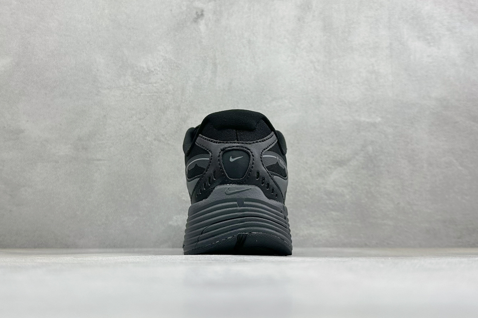 NIKE P-9000 复古休闲 耐克 低帮休闲城市通勤跑步鞋 货号: IZ4751-002 尺码: 36-45没半码 