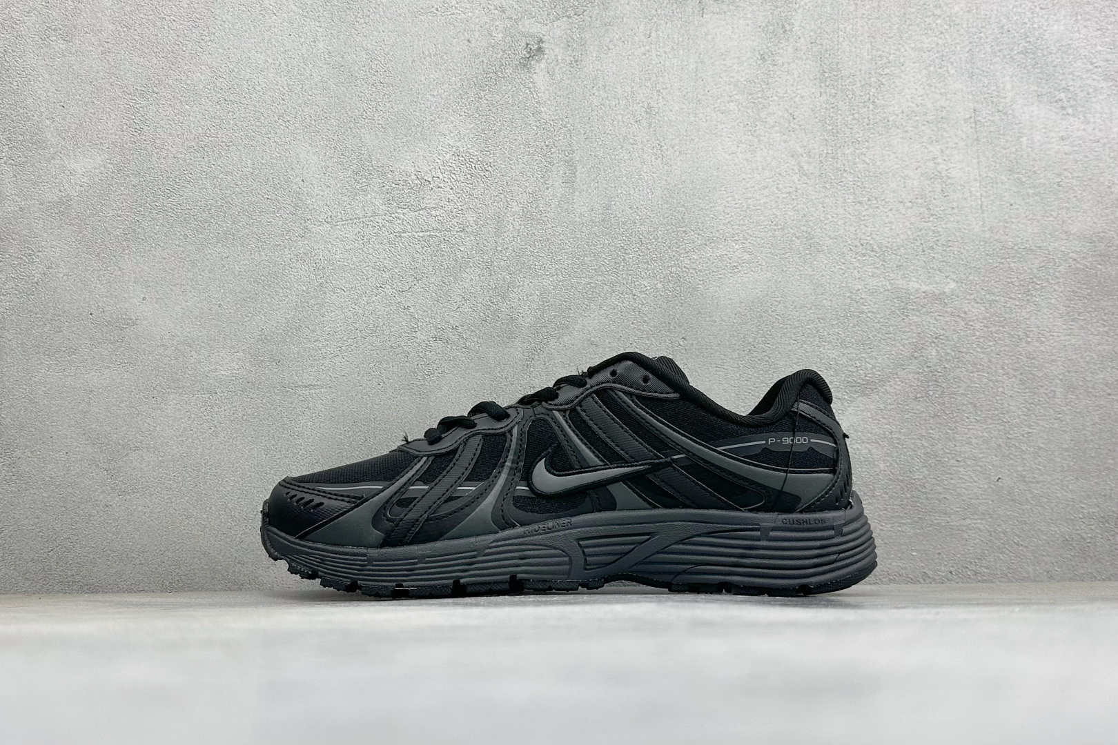 NIKE P-9000 复古休闲 耐克 低帮休闲城市通勤跑步鞋 货号: IZ4751-002 尺码: 36-45没半码 