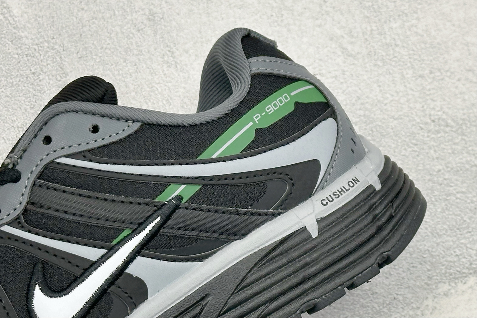 NIKE P-9000 复古休闲 耐克 低帮休闲城市通勤跑步鞋 货号: IZ4752-004 尺码: 36-45没半码 