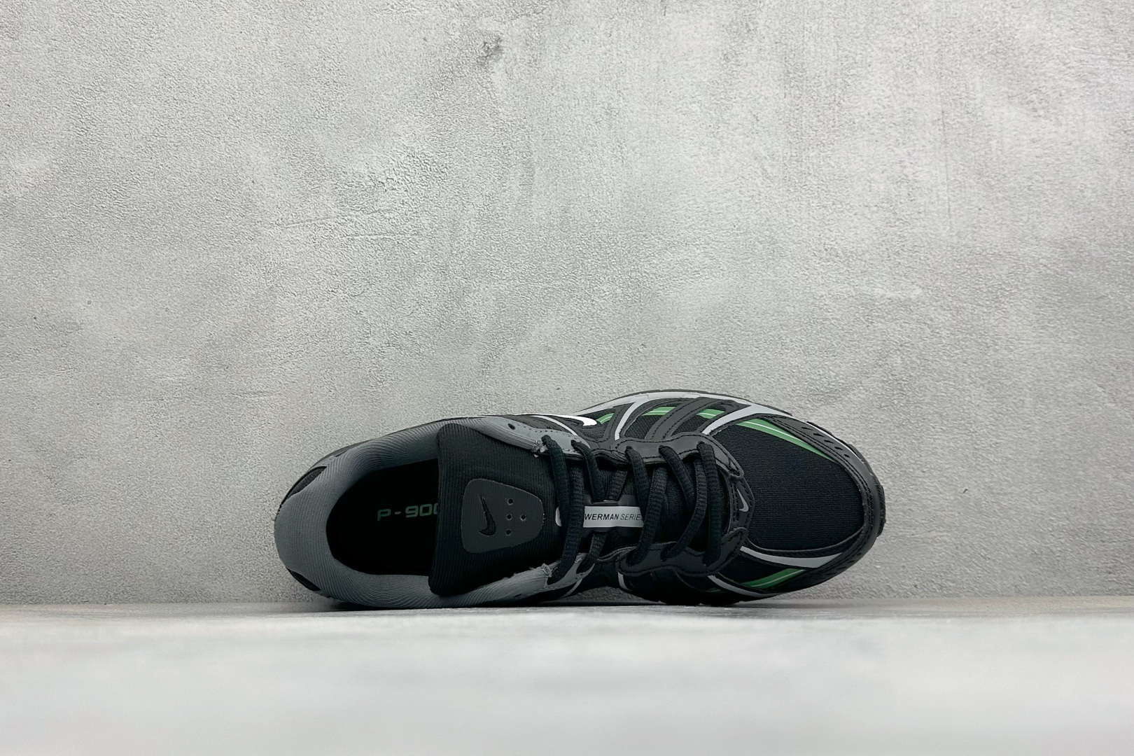 NIKE P-9000 复古休闲 耐克 低帮休闲城市通勤跑步鞋 货号: IZ4752-004 尺码: 36-45没半码 