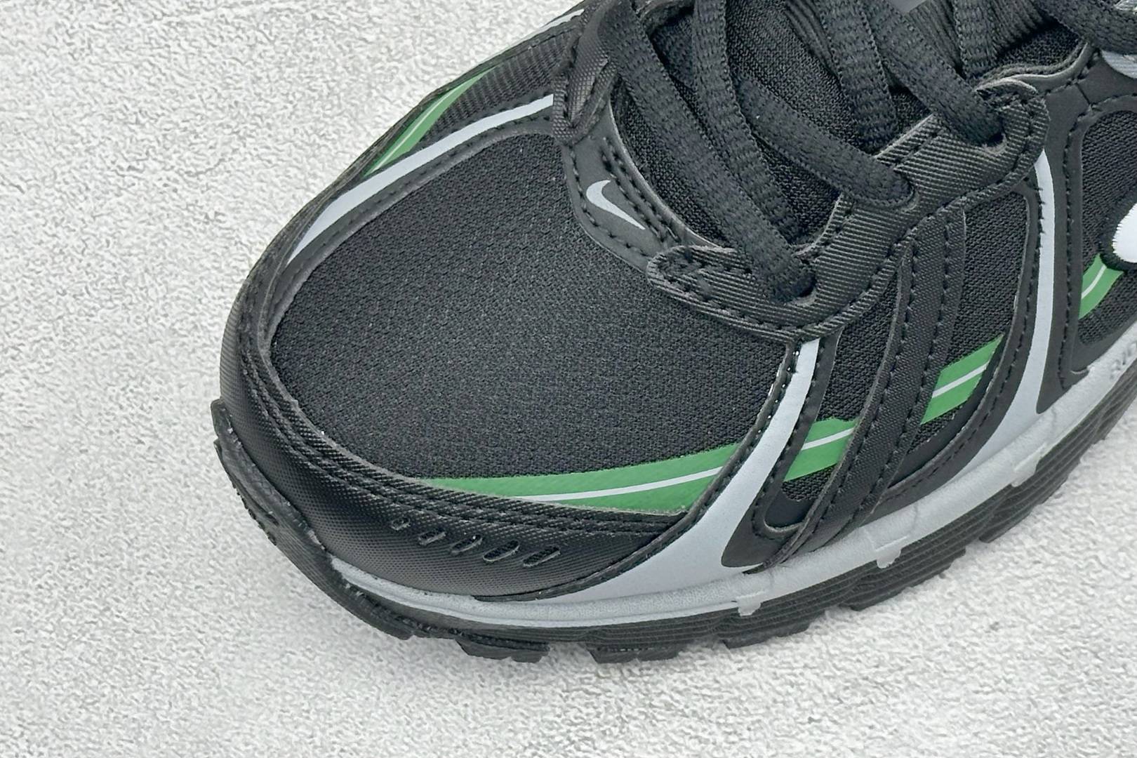 NIKE P-9000 复古休闲 耐克 低帮休闲城市通勤跑步鞋 货号: IZ4752-004 尺码: 36-45没半码 