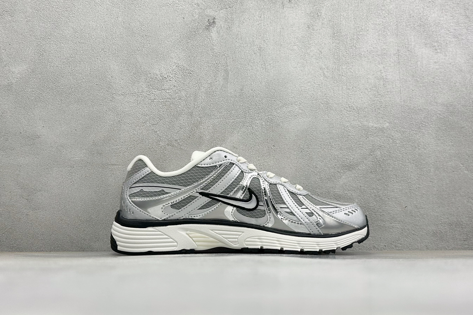 NIKE P-9000 复古休闲 耐克 低帮休闲城市通勤跑步鞋 货号: IZ4751-209 尺码: 36-45没半码 