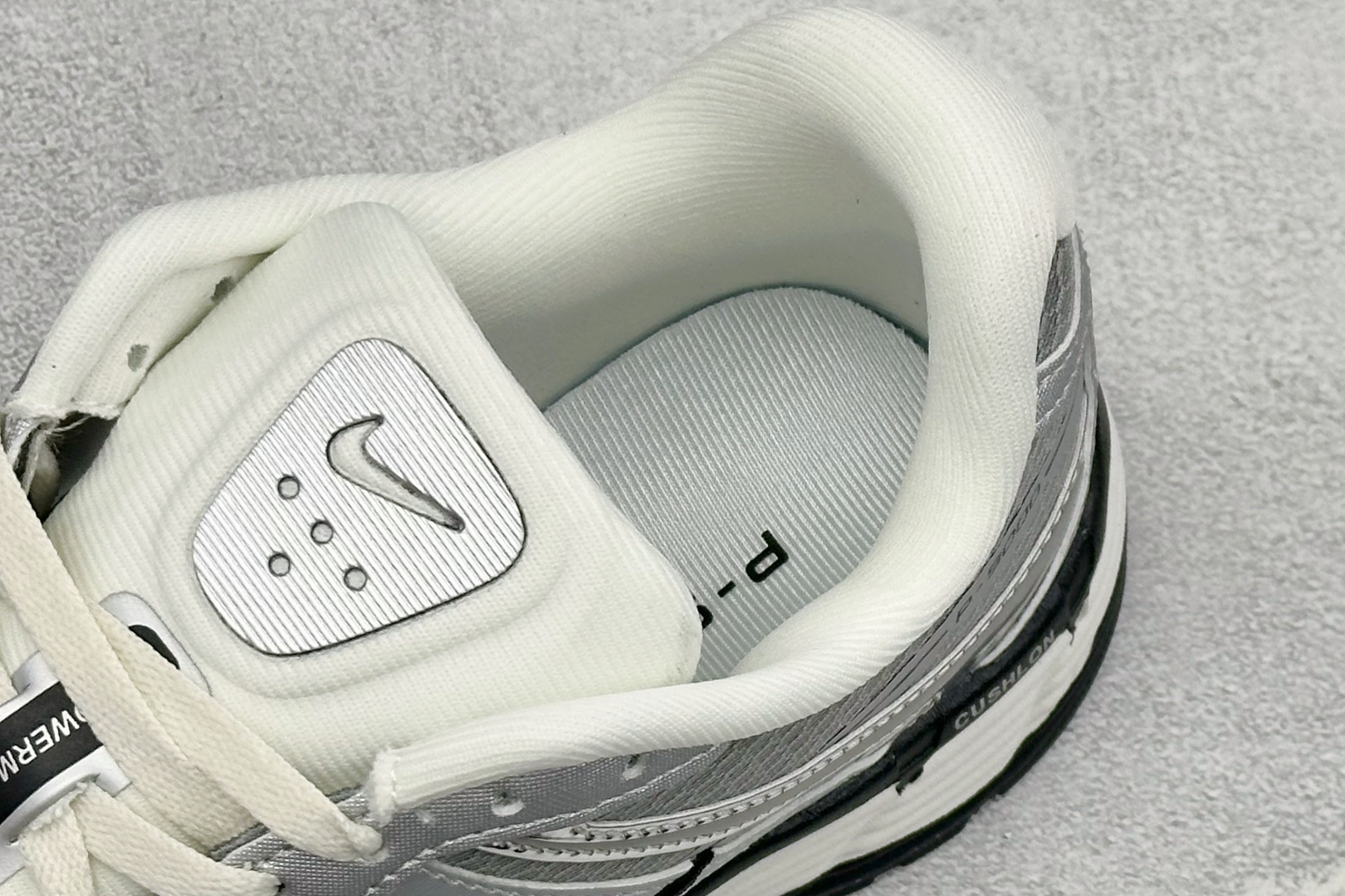 NIKE P-9000 复古休闲 耐克 低帮休闲城市通勤跑步鞋 货号: IZ4751-209 尺码: 36-45没半码 