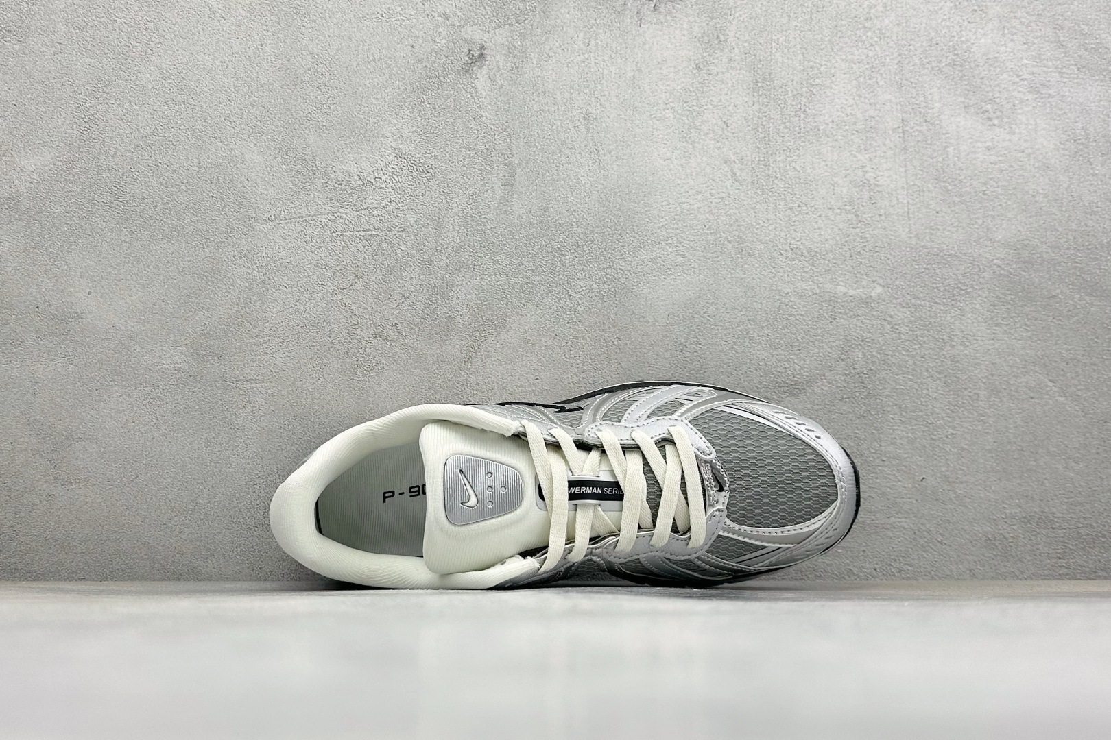 NIKE P-9000 复古休闲 耐克 低帮休闲城市通勤跑步鞋 货号: IZ4751-209 尺码: 36-45没半码 