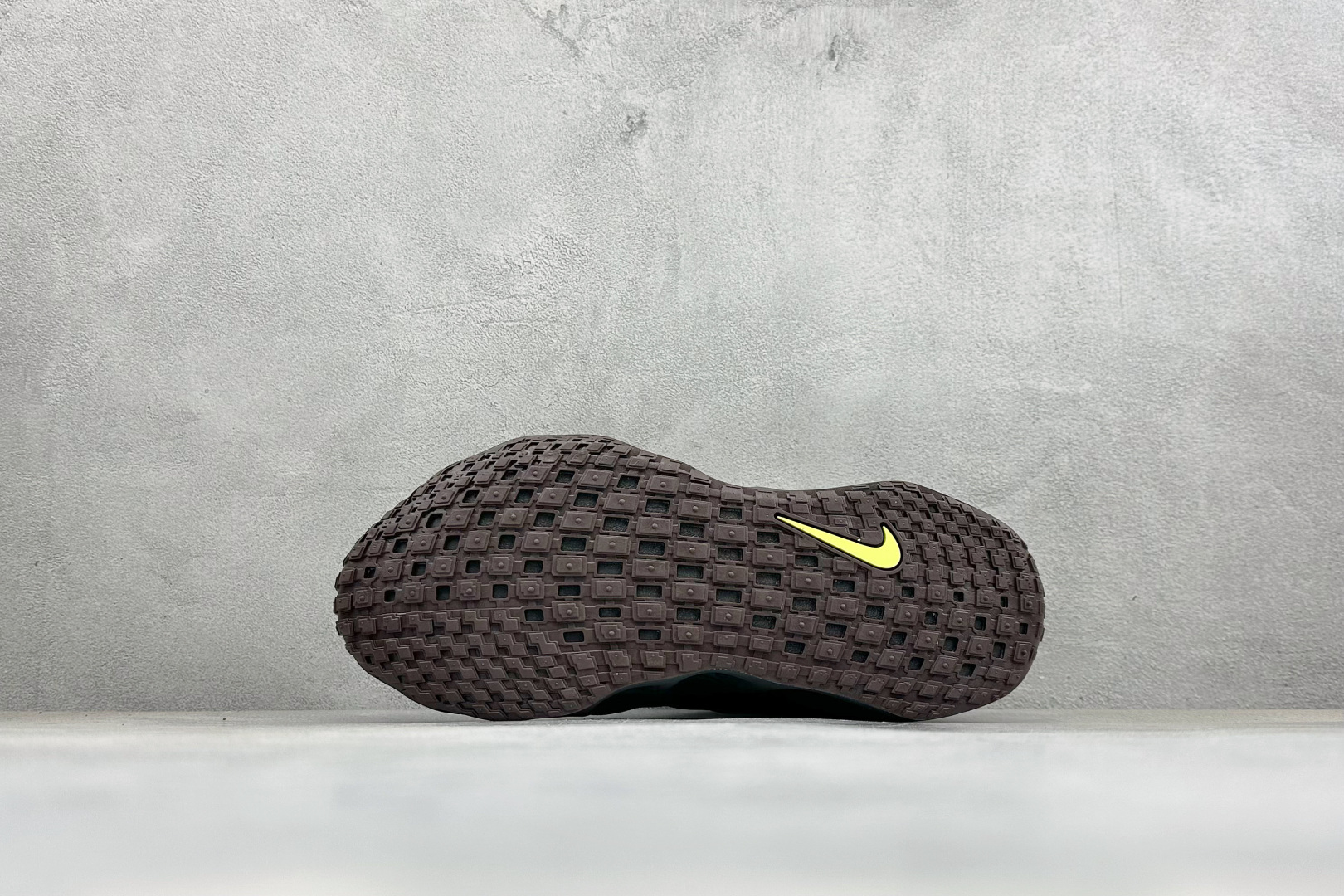 X版HYEIN SEO x Nike Ava Rover Hs II 联名跑鞋 货号：IM9327-200 尺码：40-