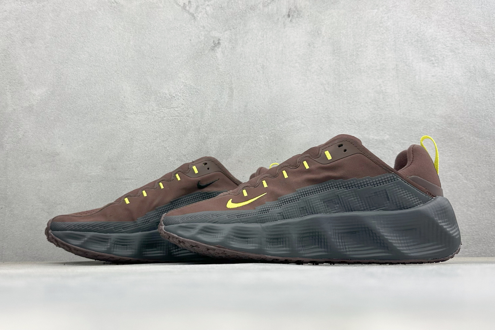X版HYEIN SEO x Nike Ava Rover Hs II 联名跑鞋 货号：IM9327-200 尺码：40-