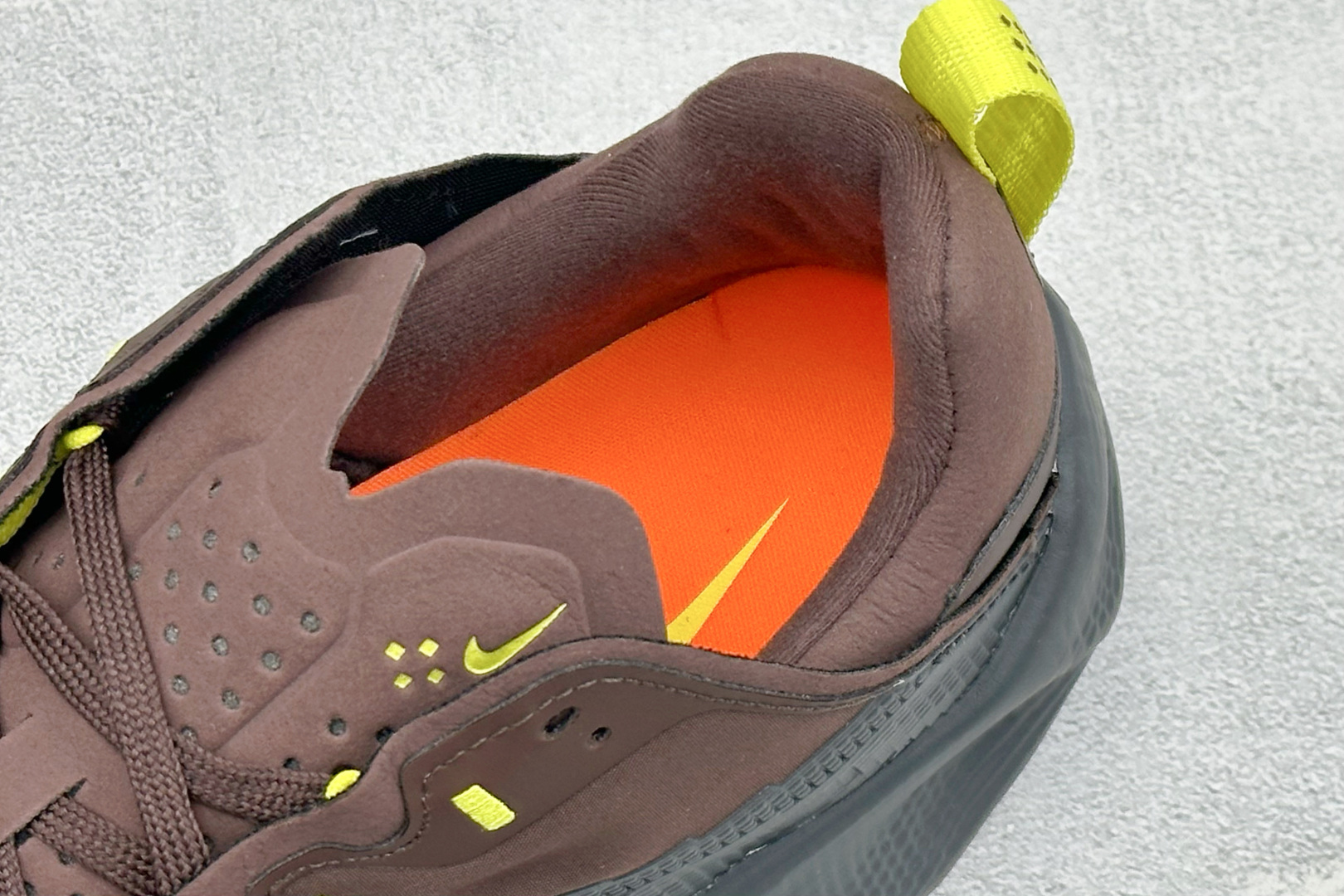 X版HYEIN SEO x Nike Ava Rover Hs II 联名跑鞋 货号：IM9327-200 尺码：40-