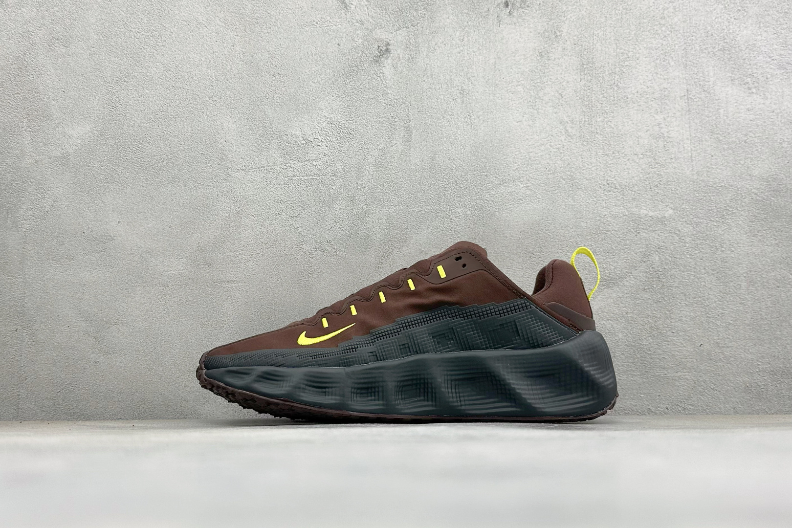 X版HYEIN SEO x Nike Ava Rover Hs II 联名跑鞋 货号：IM9327-200 尺码：40-