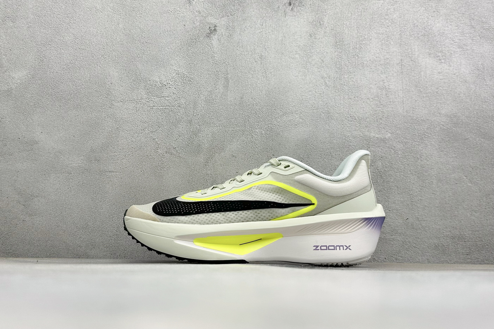 DC版NIKE AIR Zoom RIVAL Fly 6 超轻跑步鞋 织物减震轻盈跑步鞋 该鞋款专为训练和竞速而生 助力