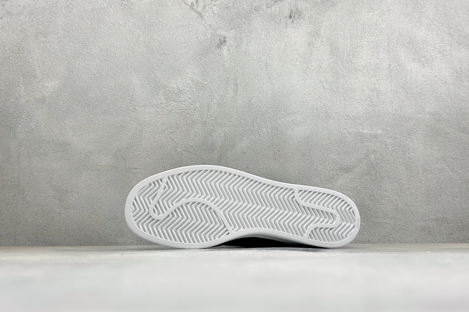 福利特价 阿迪达斯十字交叉绑带Adidas SUPERSTAR SLIP ON W S 贝壳头 十字交叉绑带 白山联名款 福利特价 阿迪达斯十字交叉绑带Adidas SUPERSTAR SLIP ON W S 贝壳头 十字交叉绑带 白山联名款