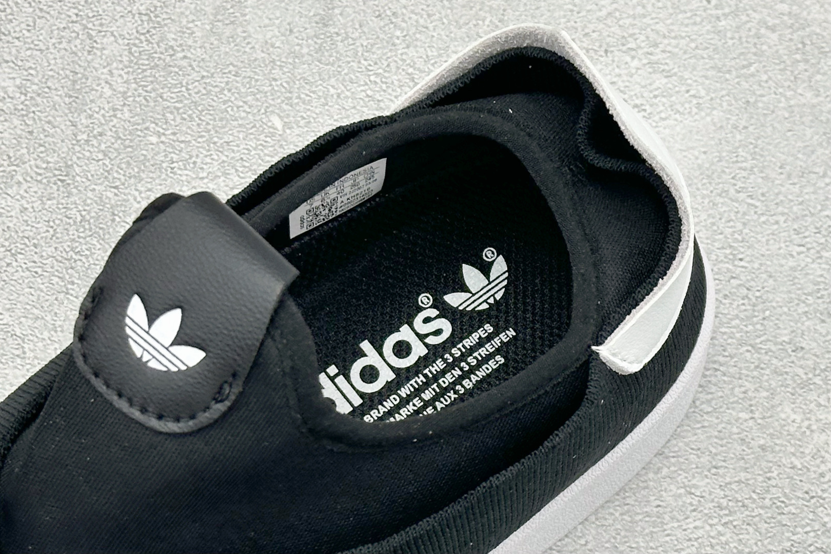福利特价 阿迪达斯十字交叉绑带Adidas SUPERSTAR SLIP ON W S 贝壳头 十字交叉绑带 白山联名款 福利特价 阿迪达斯十字交叉绑带Adidas SUPERSTAR SLIP ON W S 贝壳头 十字交叉绑带 白山联名款