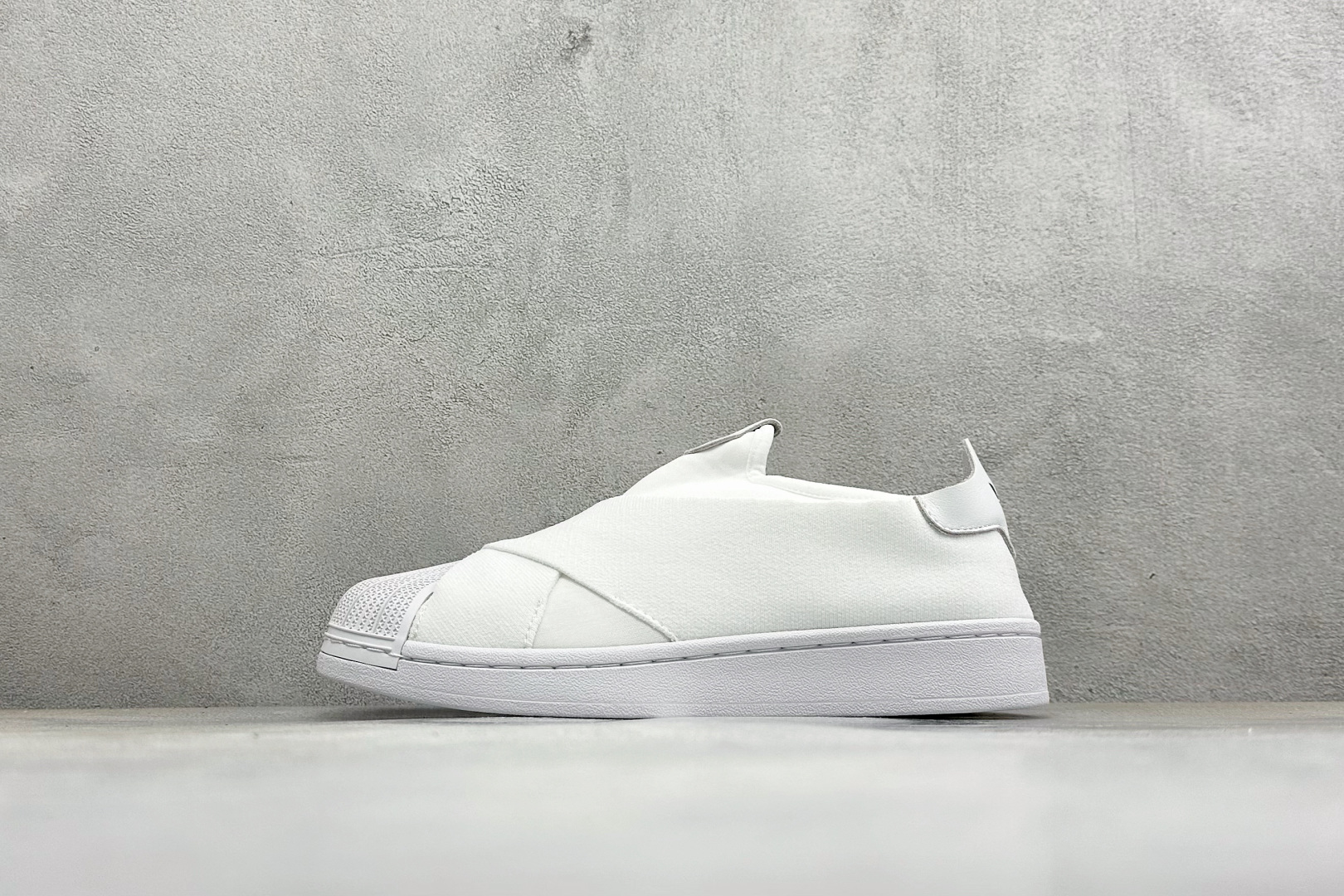 福利特价 阿迪达斯十字交叉绑带Adidas SUPERSTAR SLIP ON W S 贝壳头 十字交叉绑带 白山联名款