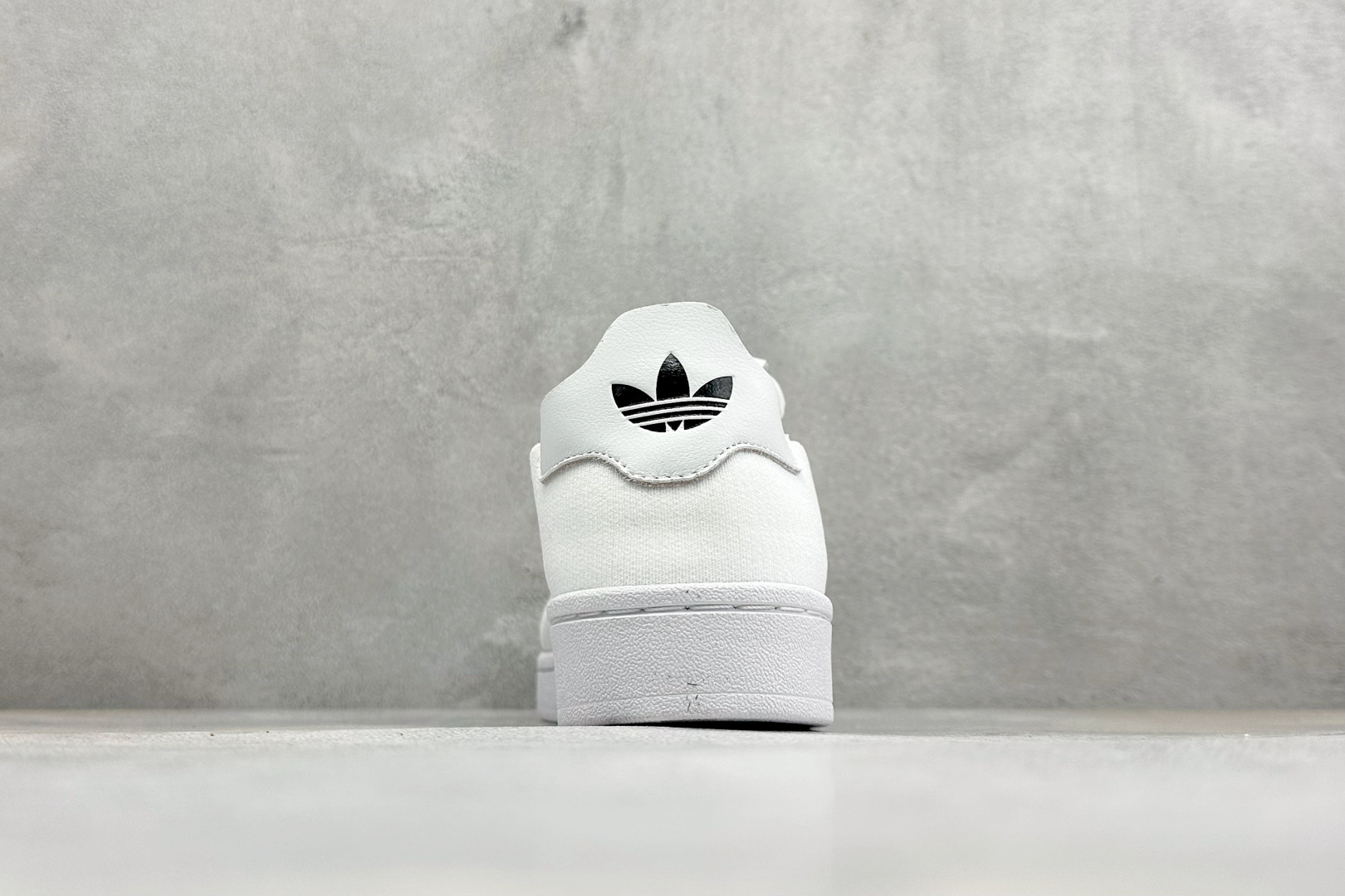 福利特价 阿迪达斯十字交叉绑带Adidas SUPERSTAR SLIP ON W S 贝壳头 十字交叉绑带 白山联名款 福利特价 阿迪达斯十字交叉绑带Adidas SUPERSTAR SLIP ON W S 贝壳头 十字交叉绑带 白山联名款