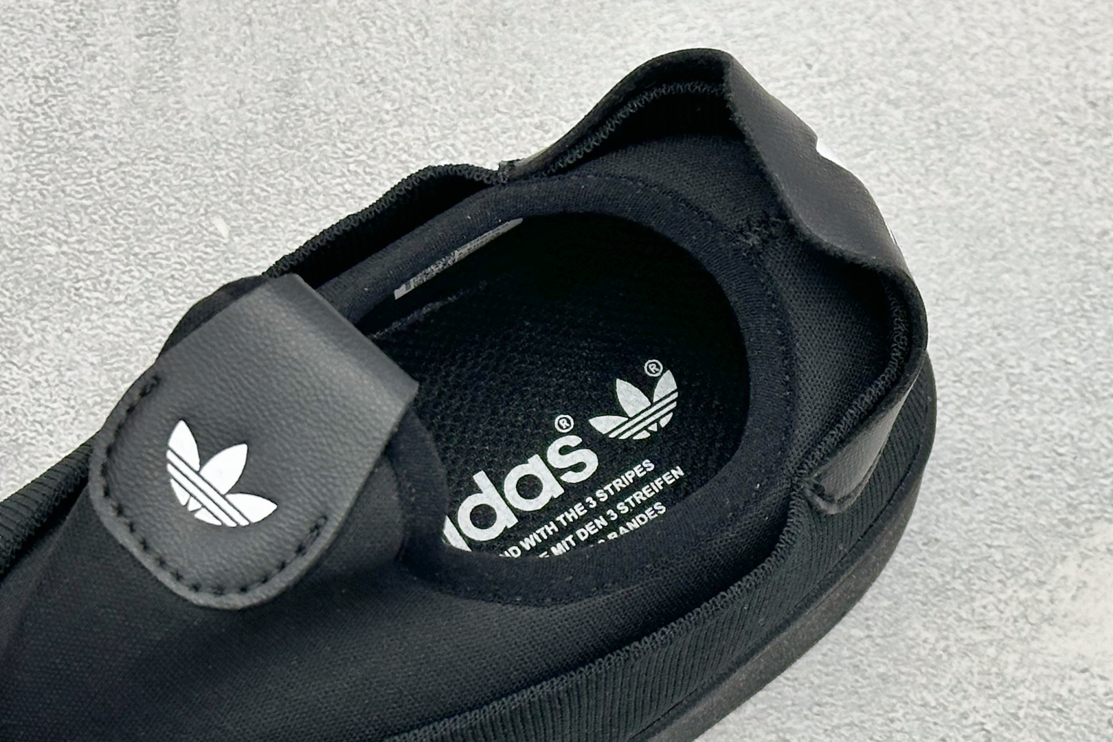 福利特价 阿迪达斯十字交叉绑带Adidas SUPERSTAR SLIP ON W S 贝壳头 十字交叉绑带 白山联名款 福利特价 阿迪达斯十字交叉绑带Adidas SUPERSTAR SLIP ON W S 贝壳头 十字交叉绑带 白山联名款