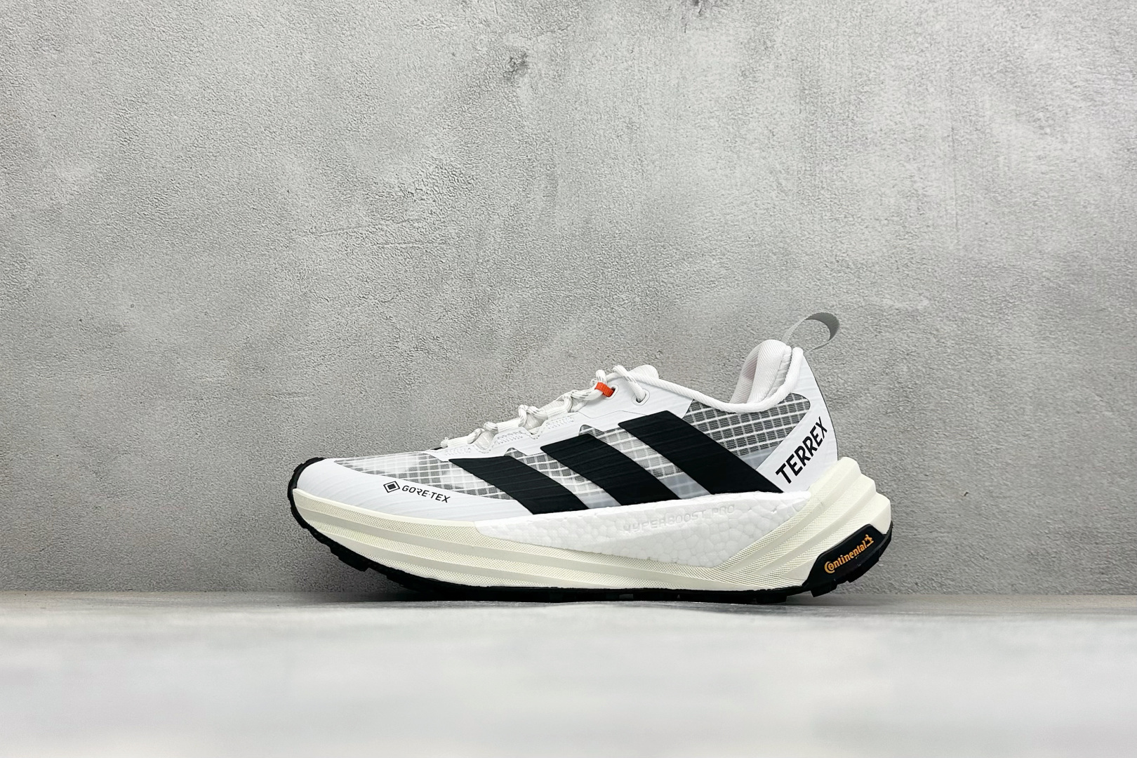 Adidas Terrex Freehiker 3 Low GTX 阿迪达斯透气缓震休闲生活鞋 货号：KI8275 尺码