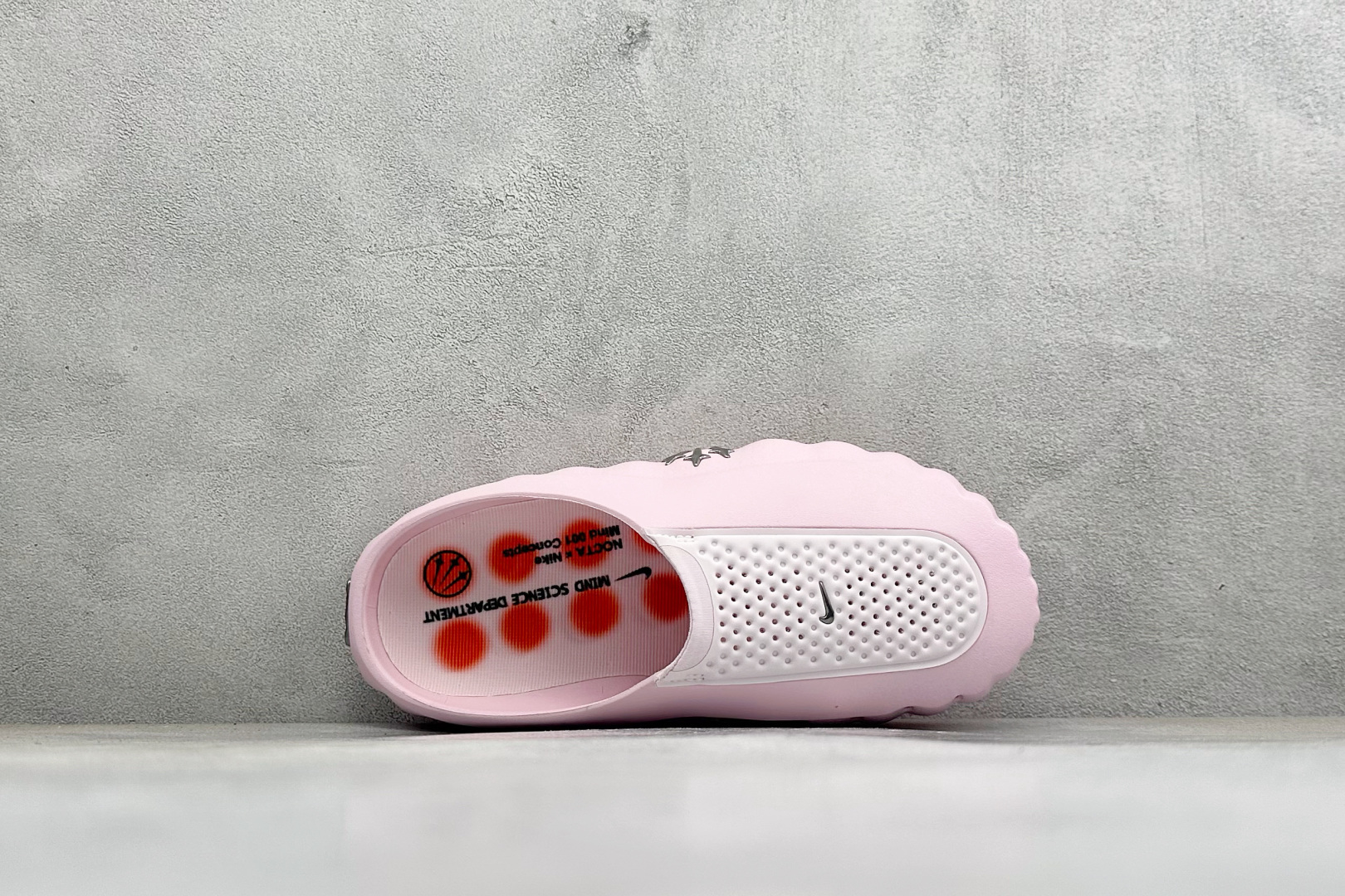 Nike Mind 001 神经科学足底按摩拖鞋 #全新热门款 从神经科学中汲取灵感 鞋面采用穿孔透气织物材质 鞋底22 Nike Mind 001 神经科学足底按摩拖鞋 #全新热门款 从神经科学中汲取灵感 鞋面采用穿孔透气织物材质 鞋底22