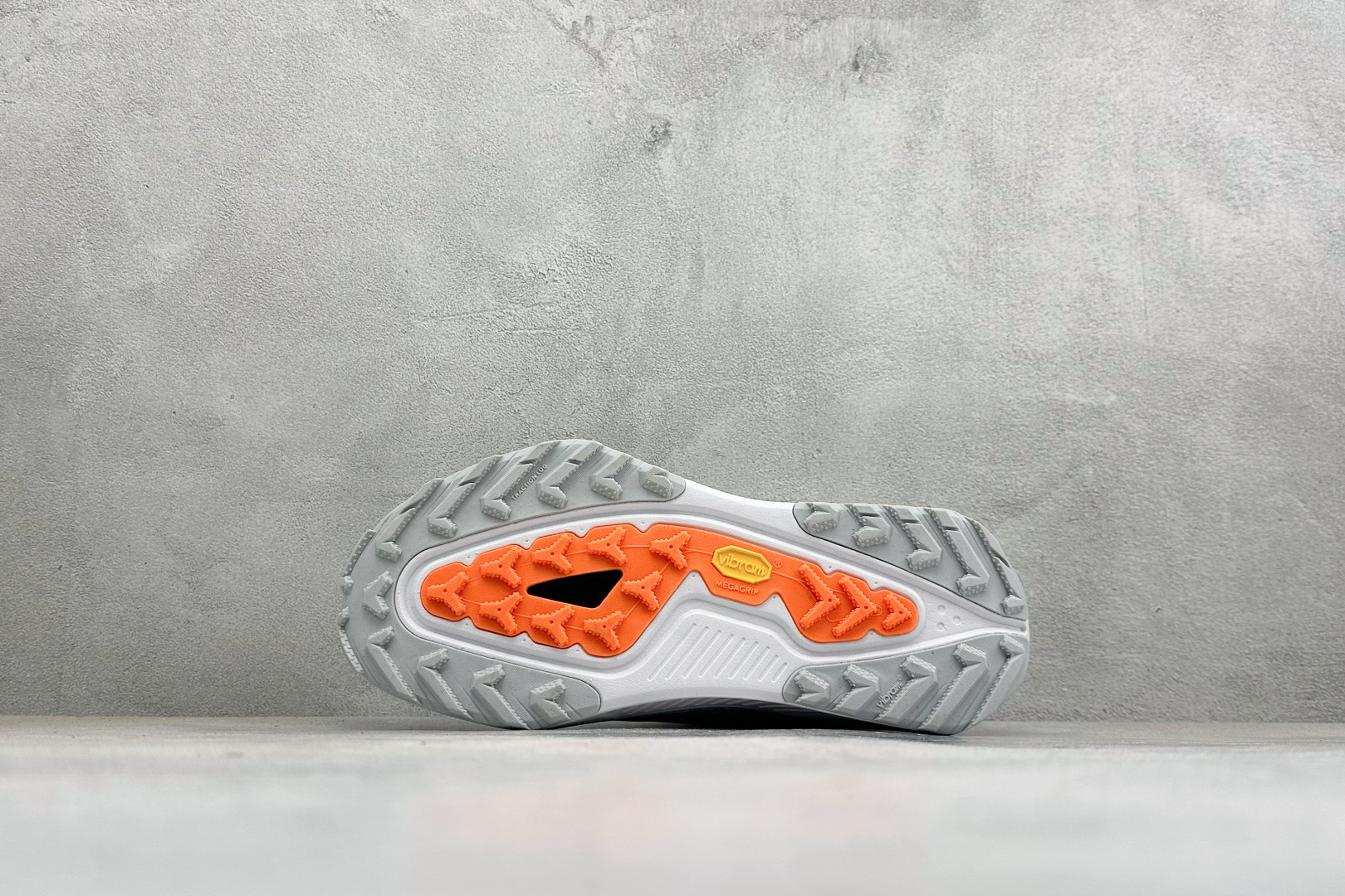 XL福利 Nike ACG Zegama Trail 6 百搭织物减震防滑透气低帮越野跑步鞋 货号: HV8113-01 XL福利 Nike ACG Zegama Trail 6 百搭织物减震防滑透气低帮越野跑步鞋 货号: HV8113-01