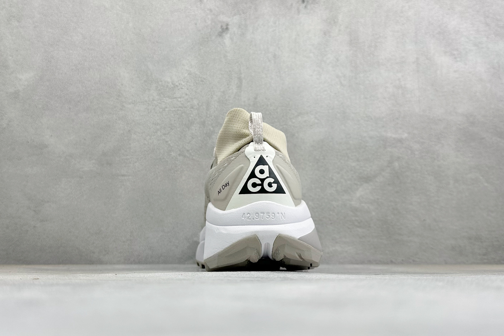 XL福利 Nike ACG Zegama Trail 6 百搭织物减震防滑透气低帮越野跑步鞋 货号: HV8113-00 XL福利 Nike ACG Zegama Trail 6 百搭织物减震防滑透气低帮越野跑步鞋 货号: HV8113-00
