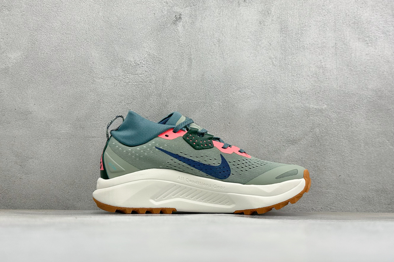 XL福利 Nike ACG Zegama Trail 6 百搭织物减震防滑透气低帮越野跑步鞋 货号: HV8113-30 XL福利 Nike ACG Zegama Trail 6 百搭织物减震防滑透气低帮越野跑步鞋 货号: HV8113-30