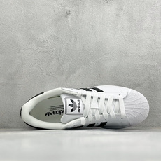 S2AD Originals Superstar 2 贝壳头白黑休闲板鞋 采用全新头层拼接皮革材质 后跟采用特色3D立体 S2AD Originals Superstar 2 贝壳头白黑休闲板鞋 采用全新头层拼接皮革材质 后跟采用特色3D立体