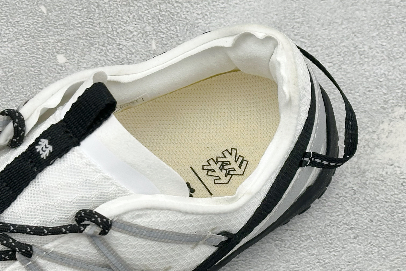 M版可隆KOLON SPORT ROAM VARY女款户外芭蕾风抓地透湿赤足休闲鞋 货号：LKFH6AT224-CR 尺