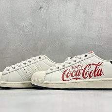D版AD Originals Superstar 贝壳头板鞋 采用全新头层拼接皮革材质 后跟采用特色3D立体印字 渠道正 D版AD Originals Superstar 贝壳头板鞋 采用全新头层拼接皮革材质 后跟采用特色3D立体印字 渠道正