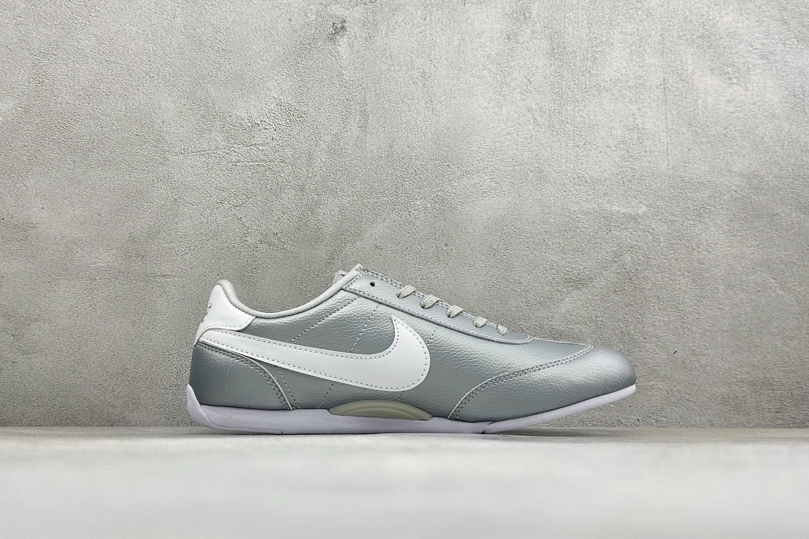 GX版Nike Sprint Sister 2026 阿甘舒适贴合低帮休闲板鞋 货号: II6984-001 尺码: 3 GX版Nike Sprint Sister 2026 阿甘舒适贴合低帮休闲板鞋 货号: II6984-001 尺码: 3