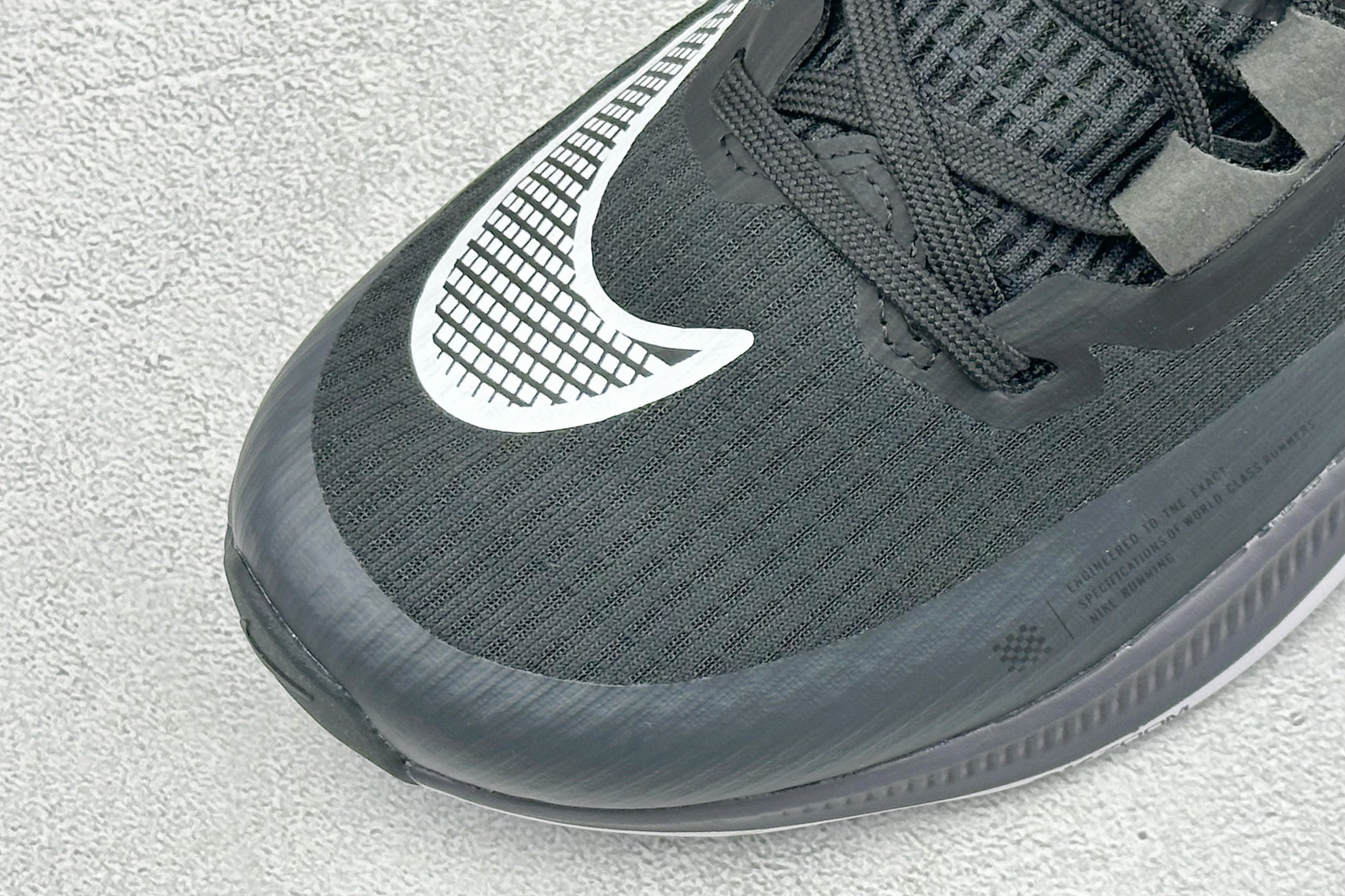 福利特价 NIKE AIR Zoom RIVAL Fly 3 超轻跑步鞋 织物减震轻盈跑步鞋 该鞋款专为训练和竞速而生 