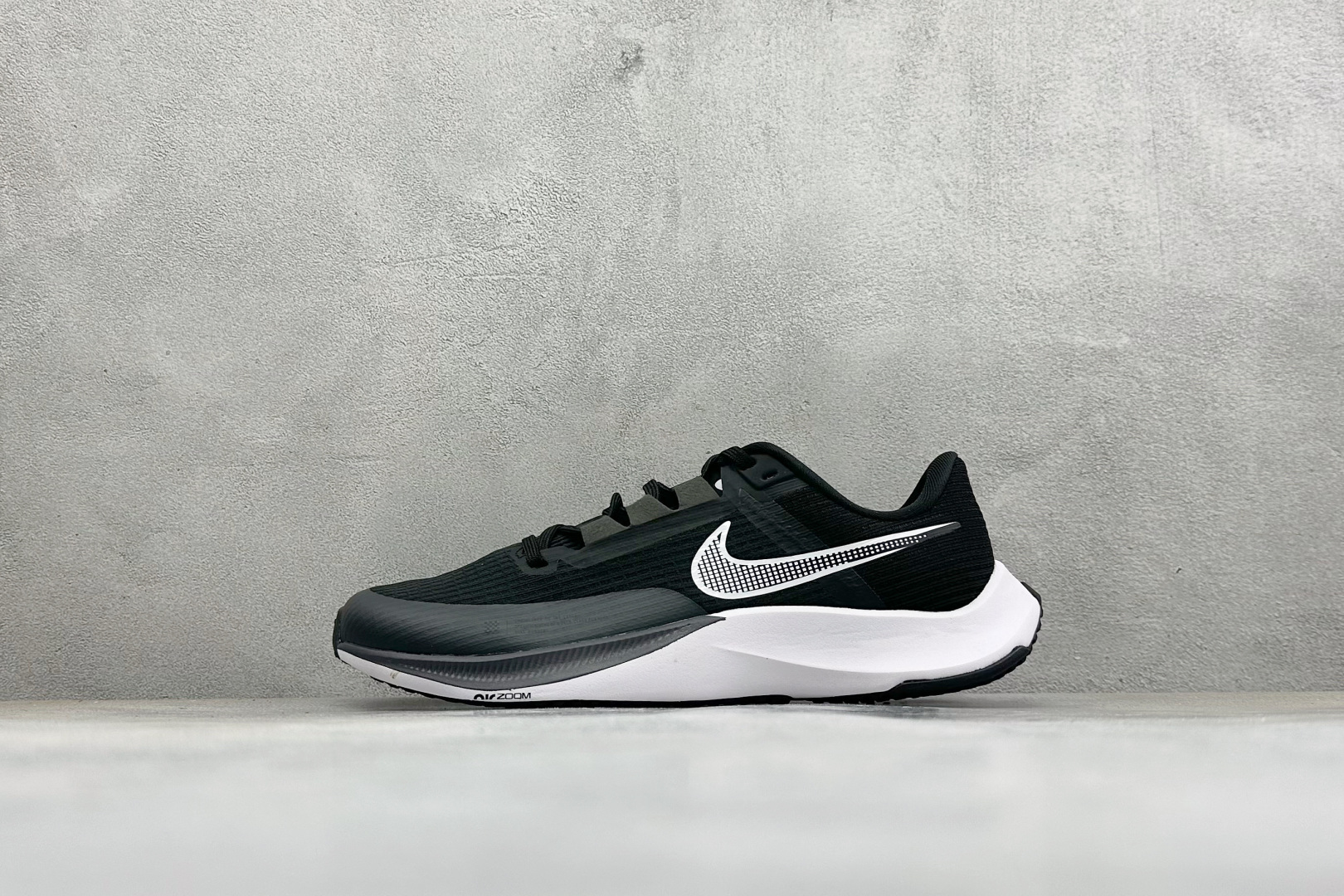 福利特价 NIKE AIR Zoom RIVAL Fly 3 超轻跑步鞋 织物减震轻盈跑步鞋 该鞋款专为训练和竞速而生 福利特价 NIKE AIR Zoom RIVAL Fly 3 超轻跑步鞋 织物减震轻盈跑步鞋 该鞋款专为训练和竞速而生