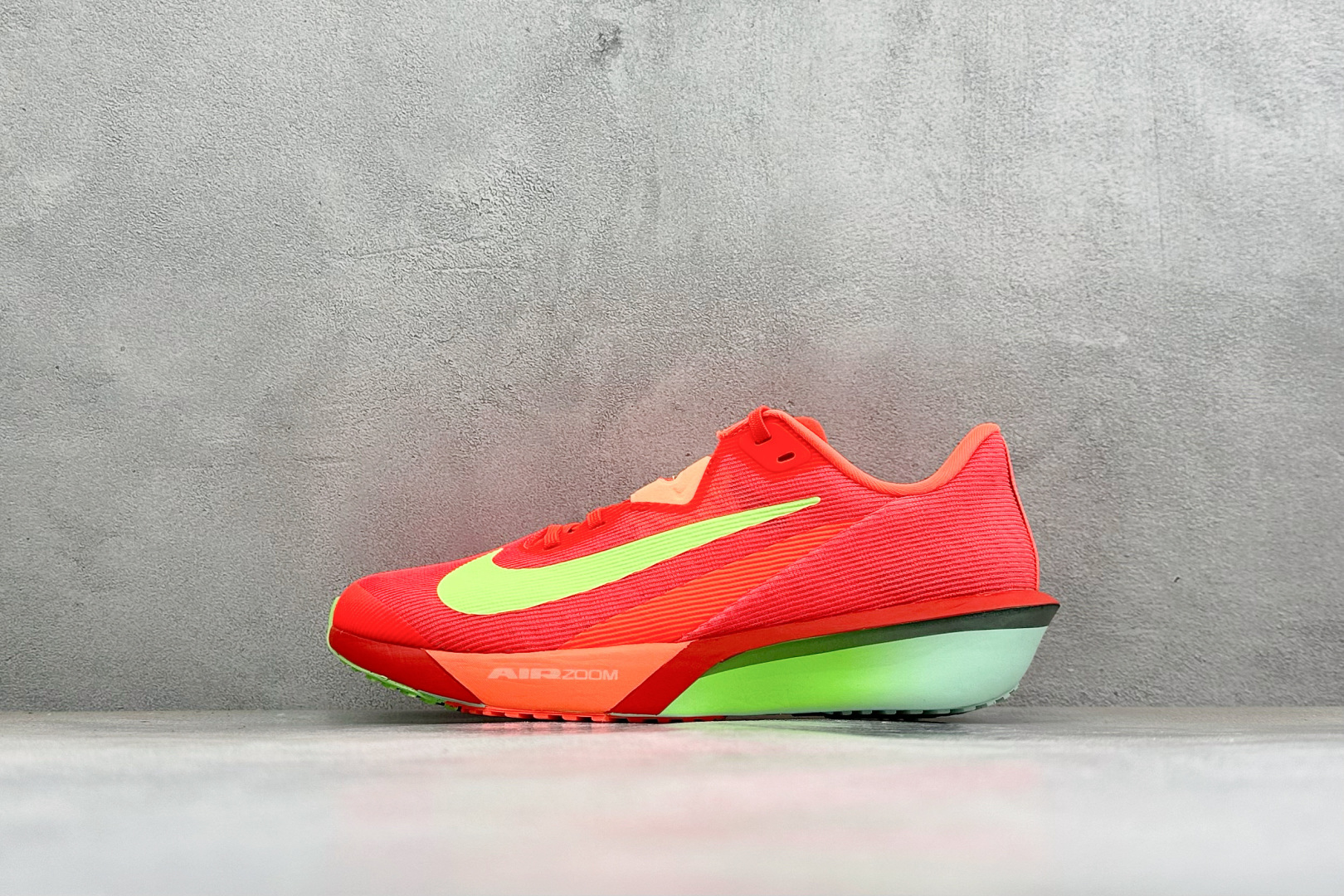 福利特价 NIKE AIR Zoom RIVAL Fly 4 织物减震轻盈跑步鞋 该鞋款专为训练和竞速而生 助力疾速畅跑 福利特价 NIKE AIR Zoom RIVAL Fly 4 织物减震轻盈跑步鞋 该鞋款专为训练和竞速而生 助力疾速畅跑