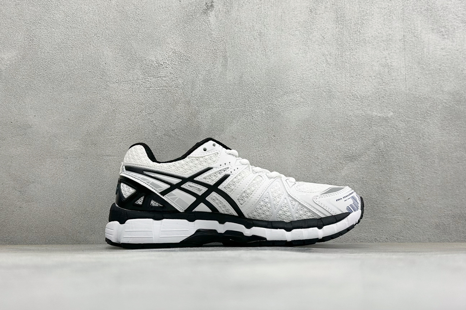XR版Asics Gel-Kayano 20 亚瑟士 舒适百搭耐磨支撑透气 低帮跑步鞋 货号: 1203A388-110